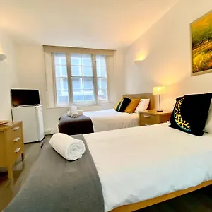 1 Bed Apt- Sleeps 3 & Pet Friendly , London United Kingdom
